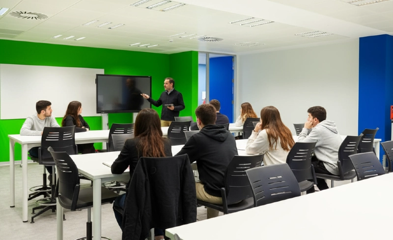 cuantas personas hay en una clase de fp